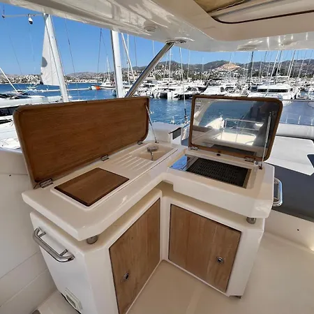 Πλωτό κατάλυμα Ekoseyachting Αλικαρνασσός